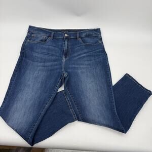 LUCKY BRAND Mens 410 Athletic Straight Jeans Size 38 x 29 Medium Wash Classic